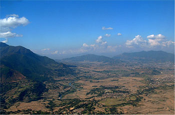 Kathmandu Valley Rim Trekking hiking in Nepal 